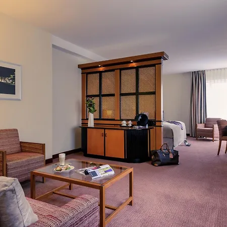 Mercure Center Hotel