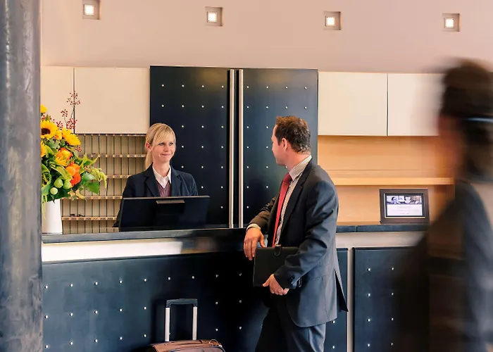 Отель Mercure Center 4*