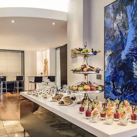 Mercure Center 4*