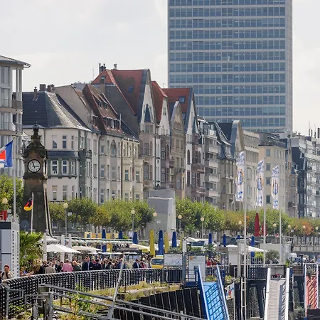 מלון Mercure Center 4*