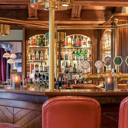 מלון Mercure Center 4*